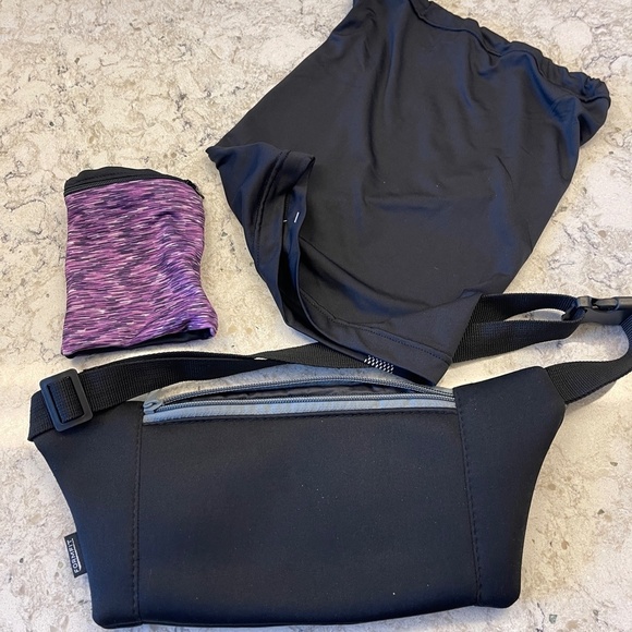 Lot of 3 items- running belt , key wrist , face covering - Picture 6 of 6